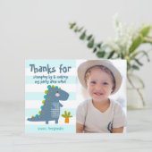 Foto Niedlich Blue Dinosaur Kawaii Fun Boy Geburts Dankeskarte (Stehend Vorderseite)