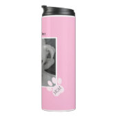 Foto Niedlicher weißer Hund Monogramm rosafarbene  Thermosbecher (Nach rechts gedreht)