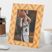 Foto Orange Drei-Tonen-Diamantmuster Sockelschild (In Situ)