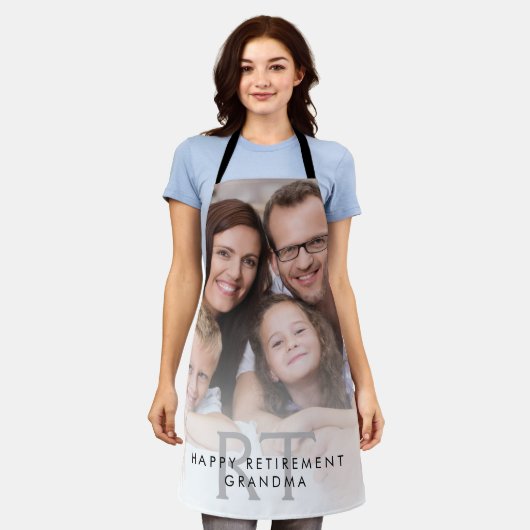 Foto Overlay Monogram Happy Rentirement Oma Schürze (Getragen)