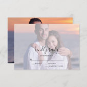 Foto Overlay Script Typografie Wedding RSVP Card (Vorne/Hinten)