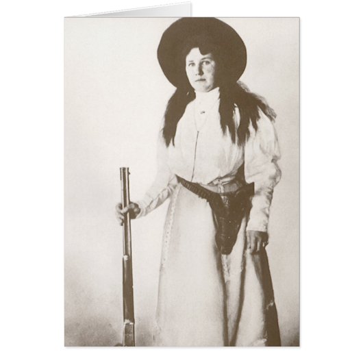 Foto Portrait eines Cowgirl Holding a Rifle, c1910 (Vorne)