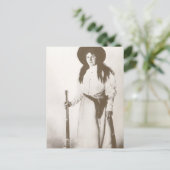Foto Portrait eines Cowgirl Holding a Rifle, c1910 Postkarte (Stehend Vorderseite)