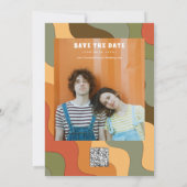 Foto Rainbow Wavy Groovy Save the Date Qr Code (Rückseite)