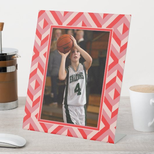 Foto Red Dreisteckner Diamantmuster Sockelschild (In Situ)