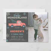 Foto Red Truck Winter Wonderland Einladungen (Vorderseite)