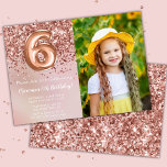 Foto Rose Gold Kids Girl 6. Geburtstagsparty Einladung<br><div class="desc">Foto elegante Rose Gold 6. Geburtstagsfeier Einladung für ein 6-jähriges Mädchen mit elegantem Drehbuch und lustigen Folienballons.</div>