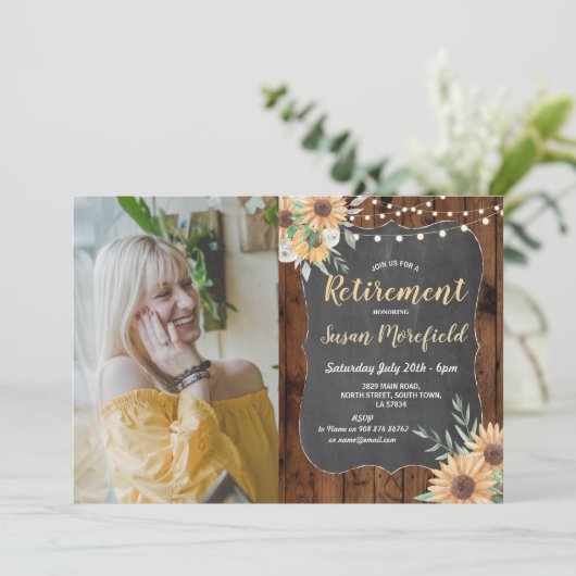 Foto-Ruhestands-Party-rustikale hölzerne Einladung (Stehend Vorderseite)