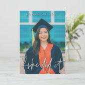 Foto sie hat es Abschluss Einladung getan (Stehend Vorderseite)