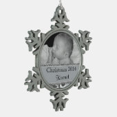 Foto-Silber des Babys erstes Weihnachts Schneeflocken Zinn-Ornament (Links)