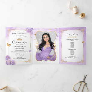 Foto Spanische Helllila und Gold Quinceanera Dreifach Gefaltete Einladung