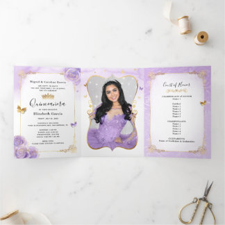 Foto Spanish Light Lila und Gold Quinceanera Dreifach Gefaltete Einladung