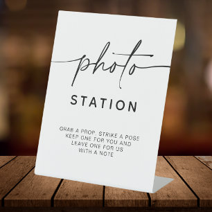Foto Station Minimalistische Hochzeitsschrift Sockelschild