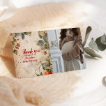 Foto Strawberry Baby Sweet Dusche Dankeskarte<br><div class="desc">Mit unserer Foto Blueberry Berry Sweet Baby Shower Dankeschön Card. Mit seinem charmanten Design, das mit blühenden Heidelbeeren und üppiger Vegetation geschmückt ist, zeichnet sich diese Karte perfekt durch die Süße Ihres Festes aus. Fügen Sie eine persönliche Touch hinzu, indem Sie ein hochgeschätztes Foto aus Ihrer Babydusche hinzufügen und so...</div>