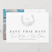 Foto Subtle Elegance | Classic Wreath Monogram Save The Date (Vorne/Hinten)