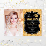Foto Sweet 16 Birthday - Kiss Gold Black Einladung<br><div class="desc">Foto Sweet 16 Geburtstag - Kiss Gold Black. 16 . Geburtstag Geburtstagsfeier Einladung mit Ihrem Foto. Enthält Skript-Schriftart,  Lips Kuss und Konfetti. Klassisches Schwarz-Design mit Imitaten Glitzer Gold. Ideal für eine elegante gläserne 16. Geburtstagsfeier.</div>