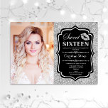 Foto Sweet 16 Geburtstag - Kiss Silver Black Einladung<br><div class="desc">Foto Sweet 16 Geburtstag - Kiss Silver Black. 16 . Geburtstag Geburtstagsfeier Einladung mit Ihrem Foto. Enthält Skript-Schriftart,  Lips Kuss und Konfetti. Klassisches Design mit Imitaten Glitzer Silber. Ideal für eine elegante gläserne 16. Geburtstagsfeier.</div>