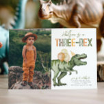 Foto Three-Rex Dinosaur Geburtstagseinladung Einladung<br><div class="desc">Drei-Rex Dinosaurier Geburtstag Einladung. Bitte melde mich,  wenn du ein anderes Alter auf der Einladung haben möchtest. Bereit,  von dir personalisiert zu sein!</div>