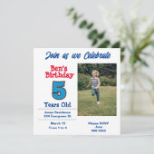 Foto über die Party Einladung des 5-jährigen Junge (Stehend Vorderseite)