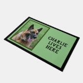 Foto und Name Ihres Hundes, grüner Hintergrund Fußmatte (Schrägansicht)