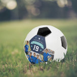 Foto und Nummer des personalisierten Spielers Fußball<br><div class="desc">Mit diesem personalisierten Fußball-Ball mit drei Fotos und dem Namen,  der Nummer,  der Mannschaft oder der Liga Ihres Spielers und dem Jahr erstellen Sie ein phantastisches Geschenk für Ihren Lieblingsfußballspieler. Ein tolles Geschenk zum Geburtstag,  Weihnachten oder zum Ende der Saison!</div>