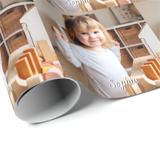 Foto und Schriftname Ihres Kindes Geschenkpapier (Rolleneckpunkt)
