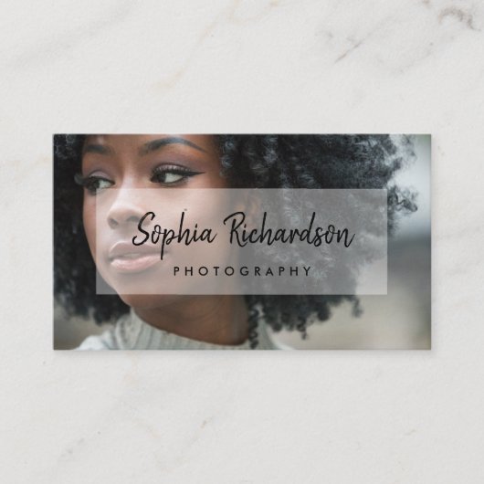 Foto- und Schwarz-Modern-Skriptüberlagerung Visitenkarte (Vorderseite)