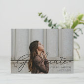 Foto- und Schwarzhandschrifttypografie Abschluss 2 Einladung (Stehend Vorderseite)