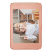 Foto und Skriptname Ihres Kindes, Peach Badematte (Vorderseite Vertikal)