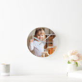 Foto und Skriptname Ihres Kindes Runde Wanduhr (Zuhause)