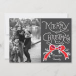 Foto-Urlaubskarte: Chalkboard Frohe Weihnachten<br><div class="desc">Foto-Urlaubskarte: Chalkboard Rustic Red Bow Foto Frohe Weihnachtsfotografie © Storytree Studios,  Stanford,  CA</div>