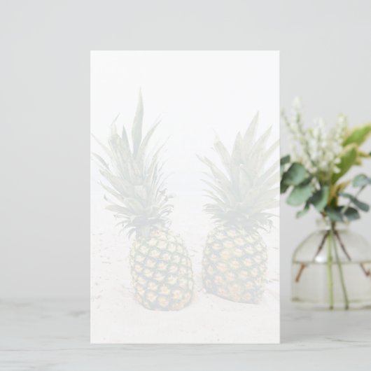 Foto von 2 Ananas am Strand (Stehend Vorderseite)