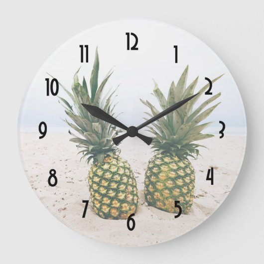 Foto von 2 Ananas am Strand Große Wanduhr (Vorderseite)