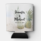 Foto von 2 Ananas auf einer Hochzeit am Strand Dosenkühler (Rückseite)