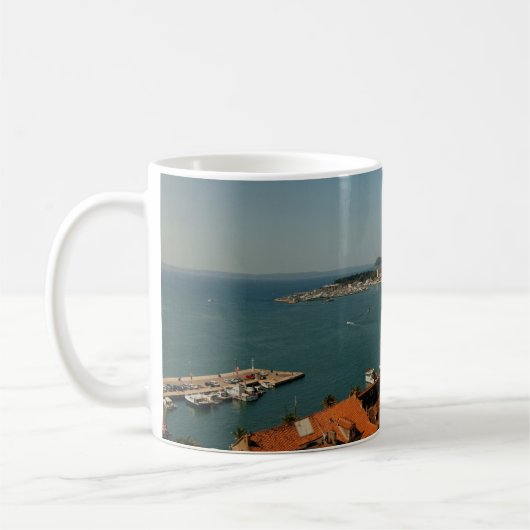 FOTO VON BROWN DACH-HÄUSERN KAFFEETASSE (Links)