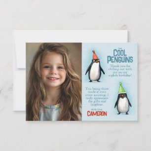 Foto von coolen Pinguinen, die den Geburtstag eine Dankeskarte