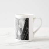 Foto von Kranen und Gegengewichtsbaugeräten Porzellantasse (Rechts)