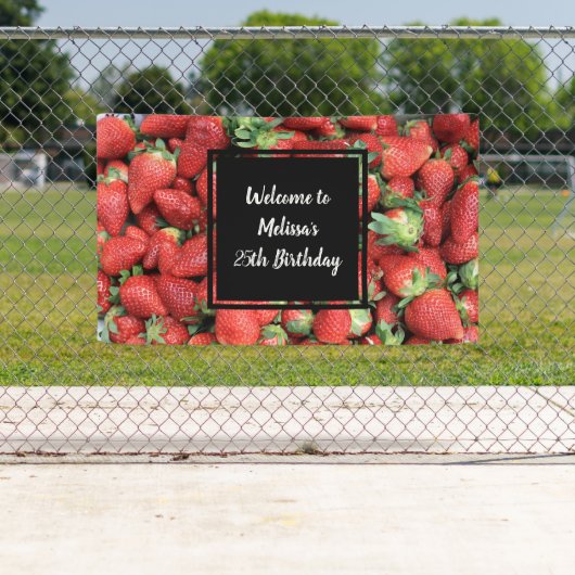 Foto von Red Juicy Strawberries Geburtstag Banner (Insitu)