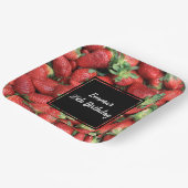 Foto von Red Juicy Strawberries Geburtstag Pappteller (Gewinkelt)