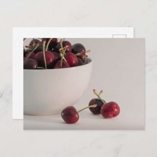 Foto von roten, frischen Kirschen in geschmolzenen Postkarte (Vorne/Hinten)