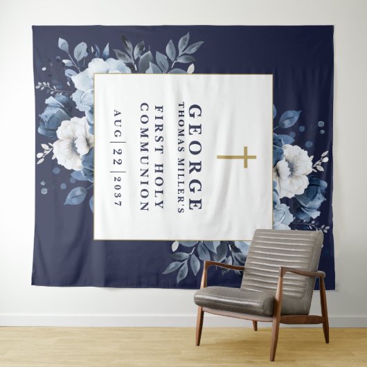 Foto vor dem Hintergrund des Navy Blue Floral Heil Wandteppich (Beispiel (Horizontal))