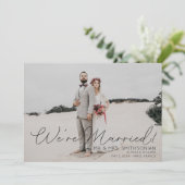 Foto Wedding Announcement Black Typografy Einladung (Stehend Vorderseite)