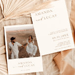 Foto Wedding Invite, Boho Minimalistisch neutraler Einladung<br><div class="desc">Diese schöne Einladung zum Hochzeitsfeiern zeichnet sich durch ein puristisches minimalistisches Design mit Akzenten moderner Kalligraphie aus und ist ideal, um ein Foto von Ihnen und Ihrem zukünftigen Ehemann hochzuladen! Editieren Sie die meisten Texte einfach, um sie an Ihre Veranstaltung anzupassen! Text- und Hintergrundfarben sind vollständig editierbar —> klicken Sie...</div>