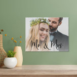 Foto Wedding Künstlicher Leinwanddruck<br><div class="desc">Die Leinwand für individuelle Imitate,  um Ihre Hochzeit mit "Mr. & Mrs." zu feiern,  in einem großen,  stilvollen Drehbuch,  das Ihr Lieblingssymbol überträgt.</div>