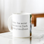 Foto wie Vater wie Tochter oder Sohn Kaffeetasse<br><div class="desc">Feiern Sie die besondere Bindung zwischen Vater und Kind mit unserer herzerwärmenden Tasse "Wie Vater wie Tochter oder Sohn". Dieser personalisierte Schlamm erfasst das Wesen der einzigartigen Verbindung, die ein Vater mit seinem Kind verbindet, und macht ihn zum perfekten Geschenk für den Vatertag, Geburtstage oder jeden Anlass. Diese liebevoll gestaltete...</div>