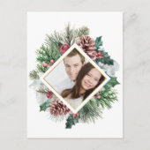 Foto Winter Pinecones und Holly Save the Date Postkarte (Vorderseite)