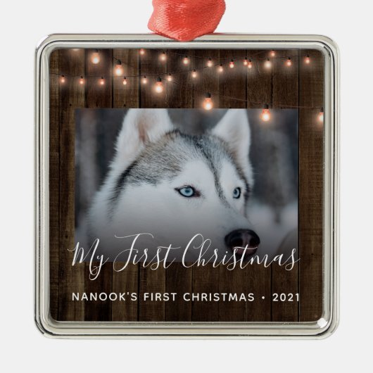 Foto Wood and Light Pet's First Christmas Ornament Aus Metall (Vorne)