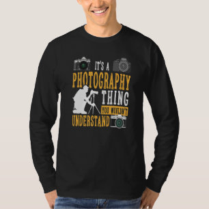 Fotograf Es ist ein fotografisches Ding, das man n T-Shirt