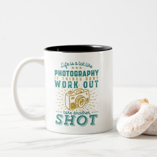 Fotograf für Inspiration Zweifarbige Tasse (Mit Donut)