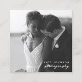 Fotograf Moderne Script Fotografie QR Code Quadratische Visitenkarte (Vorderseite)